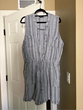 Striped Sleeveless Linen-Blend Romper - Gray